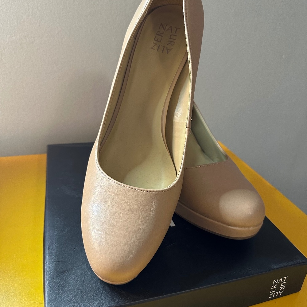 NATURALIZER, BERLIN PUMP Size 13M